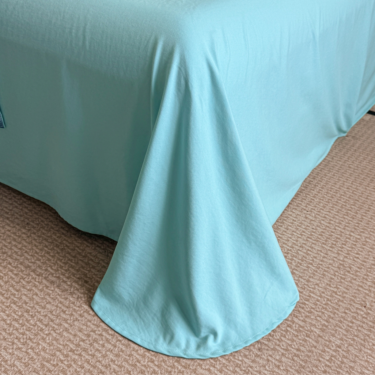 91家纺网 家纺一手货源 找家纺 置顶家纺 2025秋冬新款亲肤加厚140克磨毛四件套-普罗旺斯羽翎系列 普罗旺斯-冰蓝