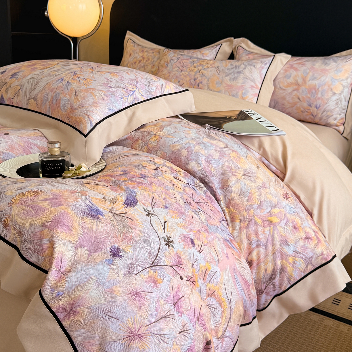 91家纺网 家纺一手货源 找家纺 置顶家纺 2025秋冬新款亲肤加厚140克磨毛四件套-普罗旺斯羽翎系列 羽翎-浅咖