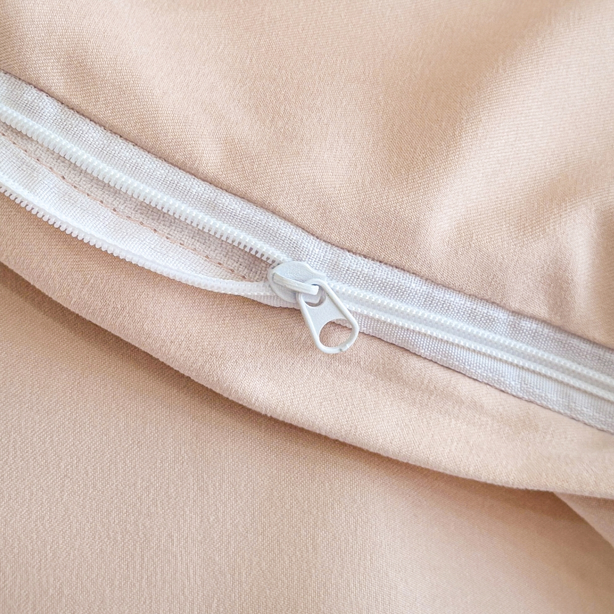 91家纺网 家纺一手货源 找家纺 置顶家纺 2025秋冬新款亲肤加厚140克磨毛四件套-普罗旺斯羽翎系列 羽翎-浅咖