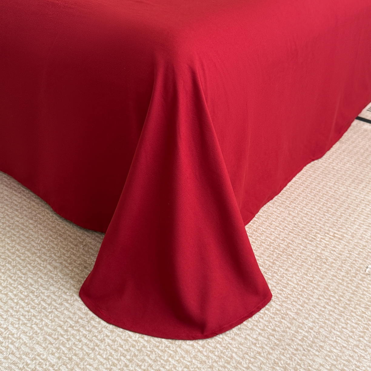 91家纺网 家纺一手货源 找家纺 置顶家纺 2025秋冬新款亲肤加厚140克磨毛四件套-普罗旺斯羽翎系列 羽翎-酒红