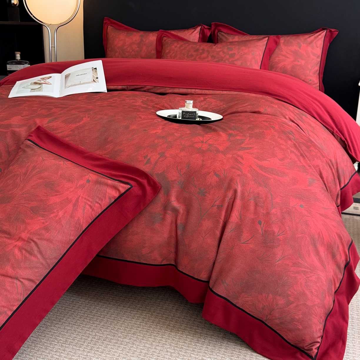 91家纺网 家纺一手货源 找家纺 置顶家纺 2025秋冬新款亲肤加厚140克磨毛四件套-普罗旺斯羽翎系列 羽翎-酒红