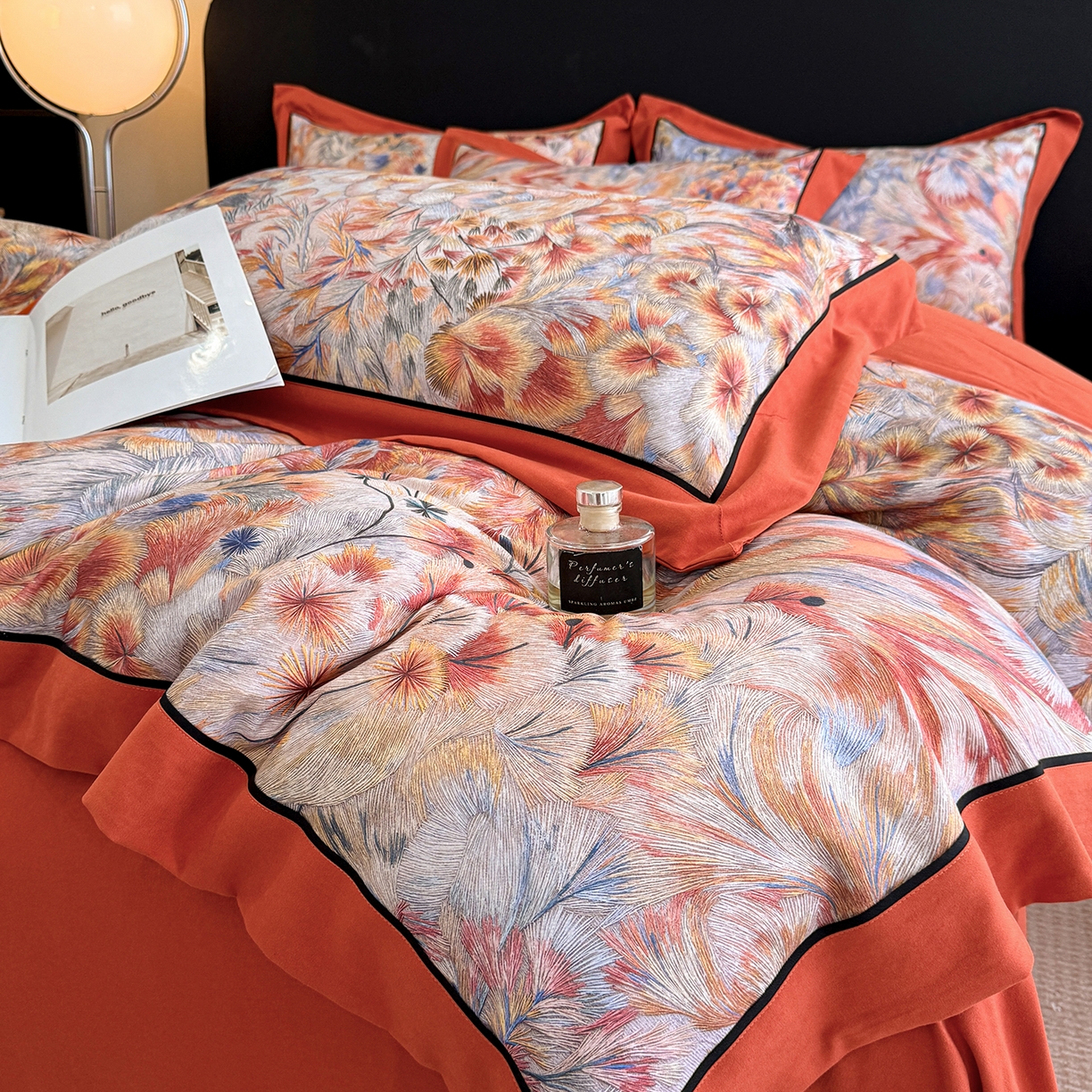 91家纺网 家纺一手货源 找家纺 置顶家纺 2025秋冬新款亲肤加厚140克磨毛四件套-普罗旺斯羽翎系列 羽翎-桔色