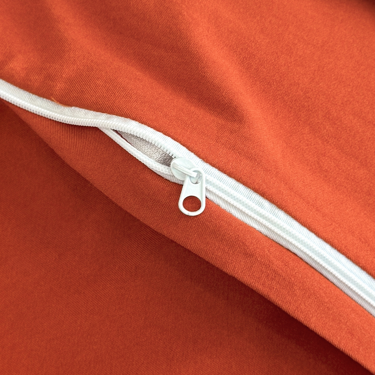 91家纺网 家纺一手货源 找家纺 置顶家纺 2025秋冬新款亲肤加厚140克磨毛四件套-普罗旺斯羽翎系列 羽翎-桔色