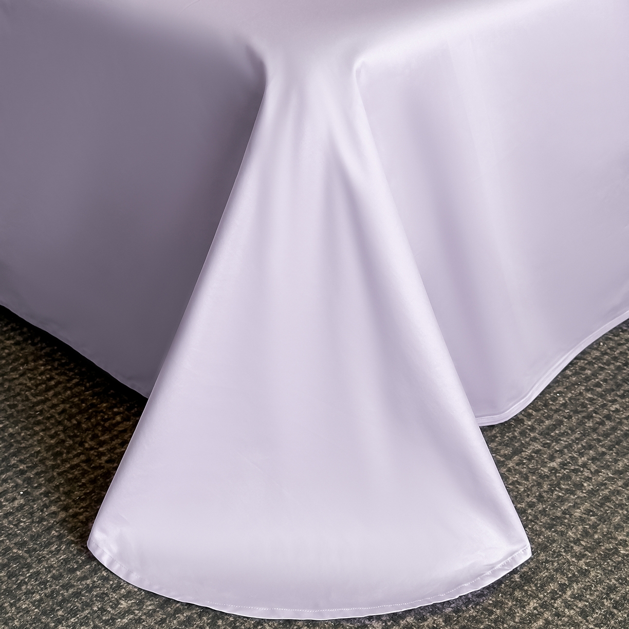 91家纺网 家纺一手货源 找家纺 置顶家纺 2025新款花漾亲肤刺绣系列四件套 花漾-奶白+香芋紫