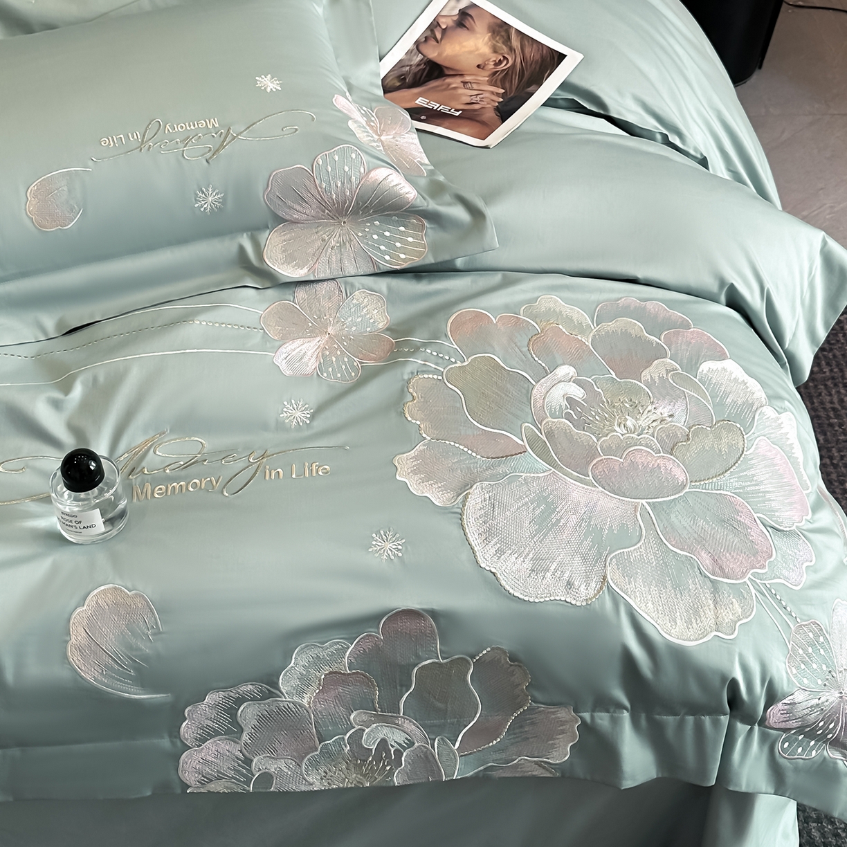 91家纺网 家纺一手货源 找家纺 置顶家纺 2025新款花漾亲肤刺绣系列四件套 花漾-繁星蓝