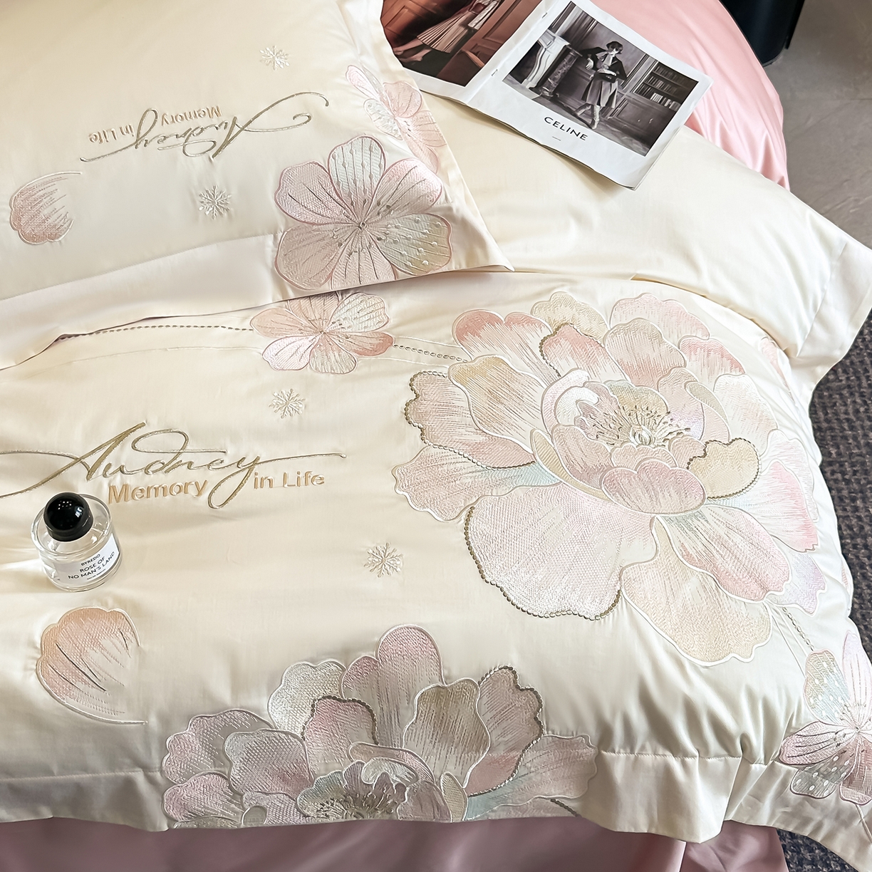 91家纺网 家纺一手货源 找家纺 置顶家纺 2025新款花漾亲肤刺绣系列四件套 花漾-奶白+浅豆沙