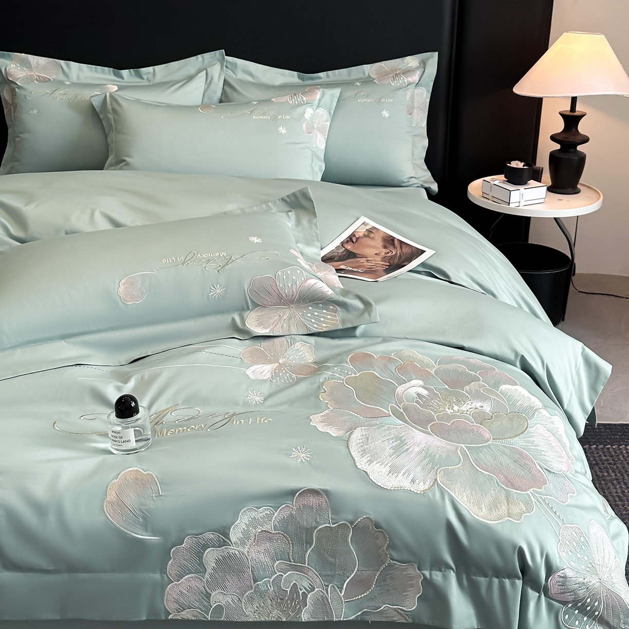 91家纺网 家纺一手货源 找家纺 置顶家纺 2025新款花漾亲肤刺绣系列四件套 花漾-繁星蓝