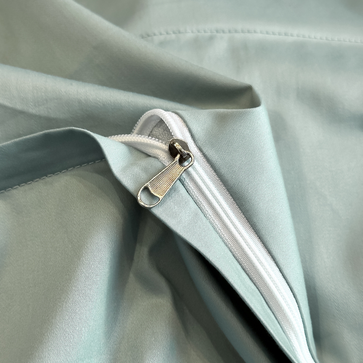 91家纺网 家纺一手货源 找家纺 置顶家纺 2025新款花漾亲肤刺绣系列四件套 花漾-繁星蓝