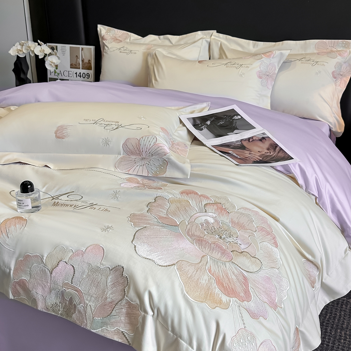 91家纺网 家纺一手货源 找家纺 置顶家纺 2025新款花漾亲肤刺绣系列四件套 花漾-奶白+香芋紫