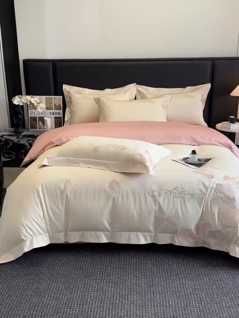 91家纺网 家纺一手货源 找家纺 置顶家纺 2025新款花漾亲肤刺绣系列四件套 花漾-奶白+浅豆沙