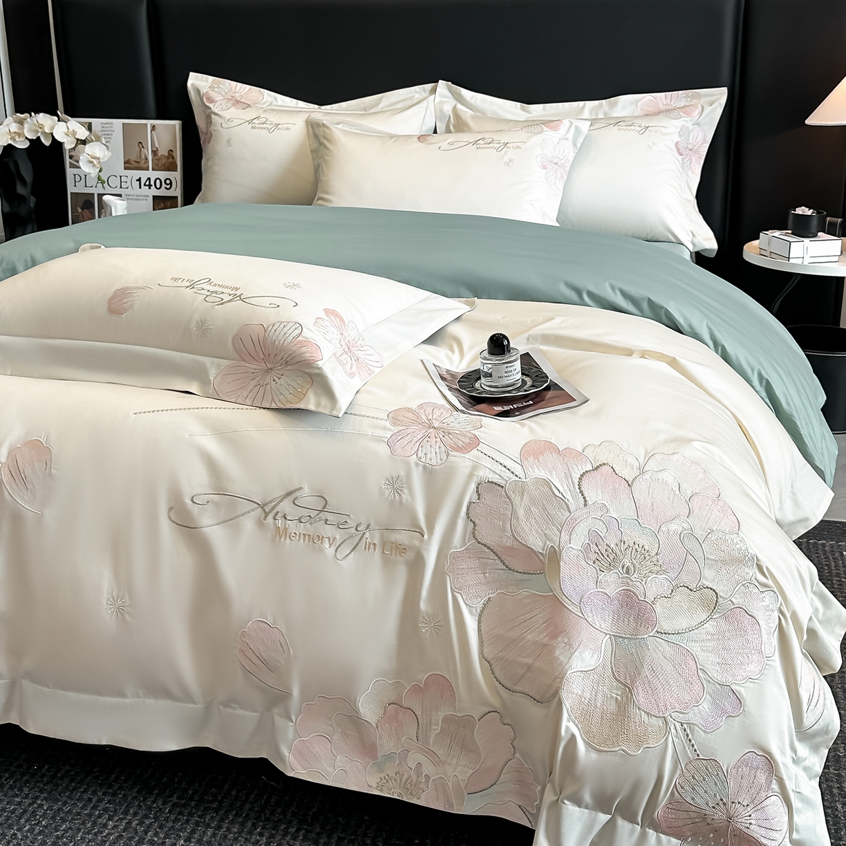 91家纺网 家纺一手货源 找家纺 置顶家纺 2025新款花漾亲肤刺绣系列四件套 花漾-白+繁星蓝