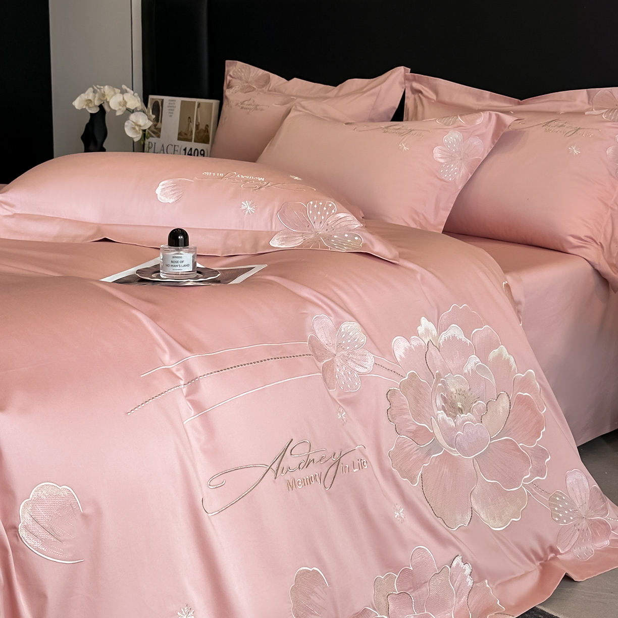 91家纺网 家纺一手货源 找家纺 置顶家纺 2025新款花漾亲肤刺绣系列四件套 花漾-浅豆沙