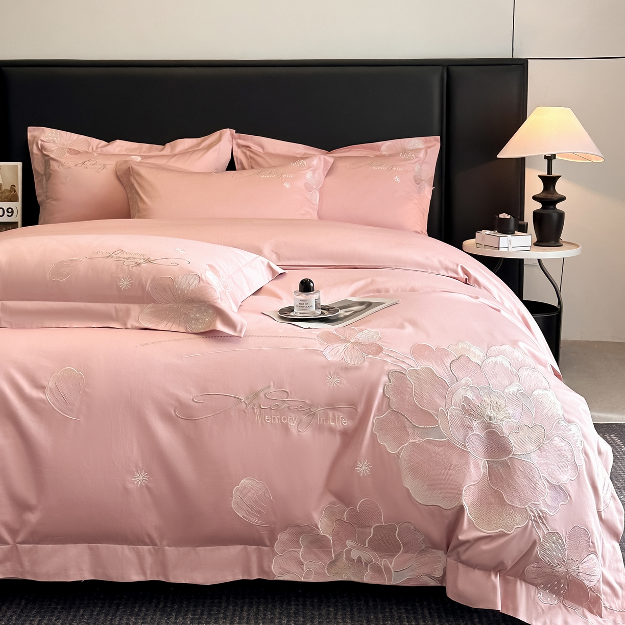 91家纺网 家纺一手货源 找家纺 置顶家纺 2025新款花漾亲肤刺绣系列四件套 花漾-浅豆沙