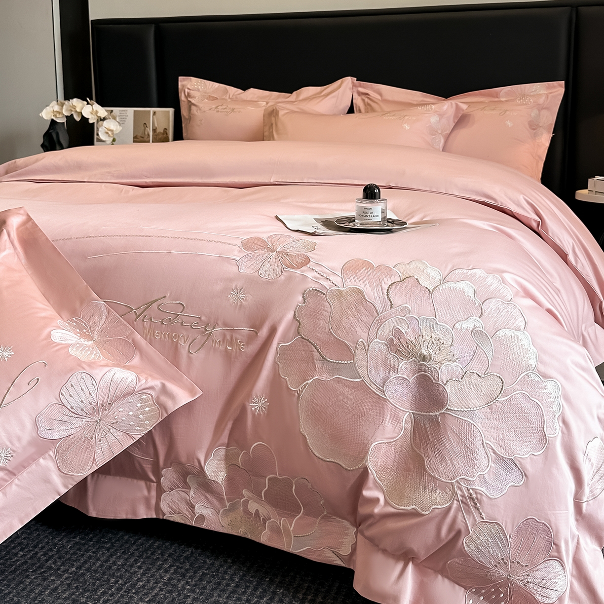 91家纺网 家纺一手货源 找家纺 置顶家纺 2025新款花漾亲肤刺绣系列四件套 花漾-浅豆沙