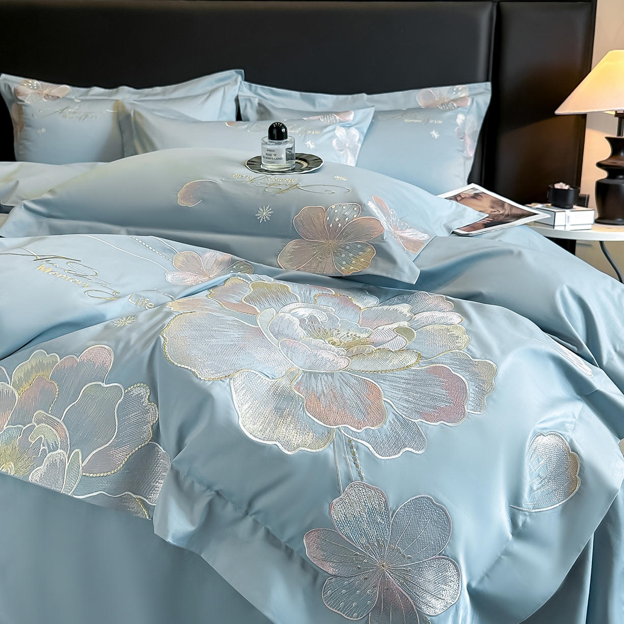 91家纺网 家纺一手货源 找家纺 置顶家纺 2025新款花漾亲肤刺绣系列四件套 花漾-浅蓝