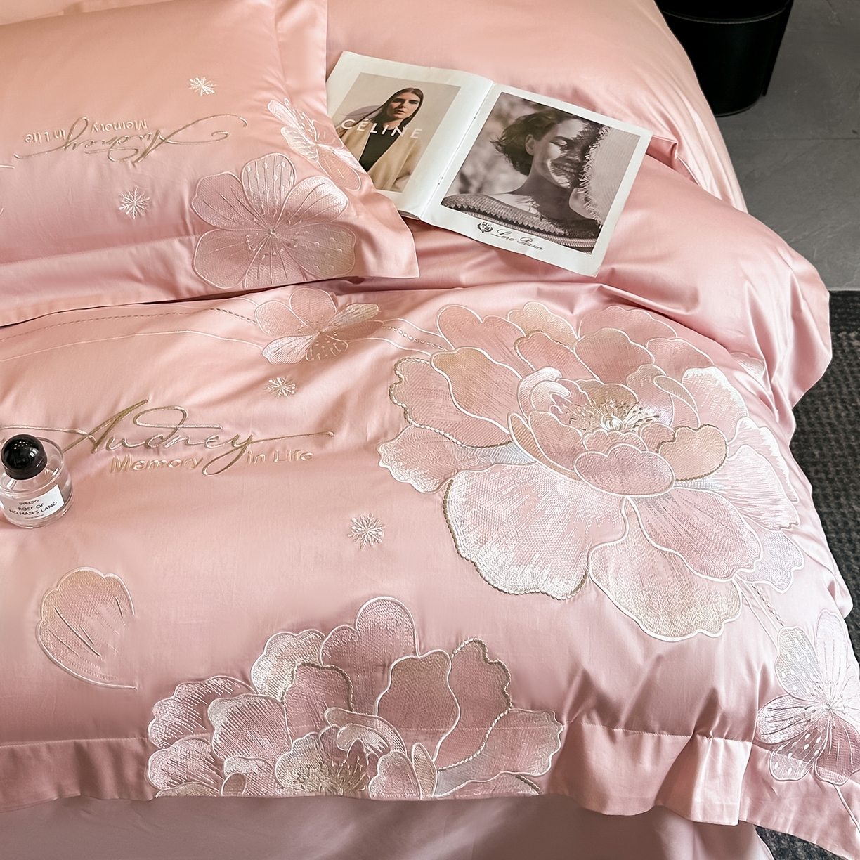 91家纺网 家纺一手货源 找家纺 置顶家纺 2025新款花漾亲肤刺绣系列四件套 花漾-浅豆沙