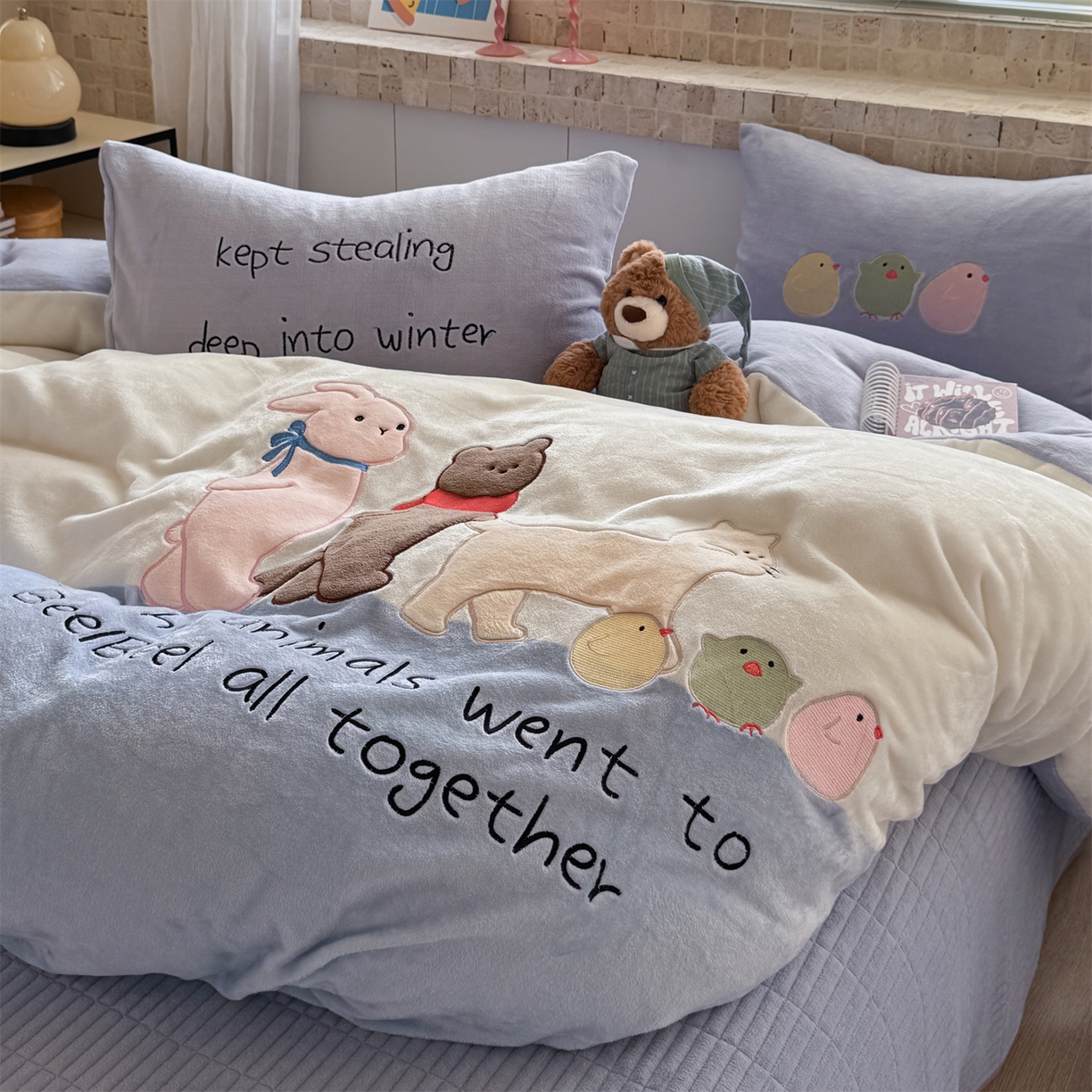 91家纺网 家纺一手货源 找家纺 （总）暖生活 2025新款牛奶绒贴布绣工艺款床盖四件套 （会员-5元）