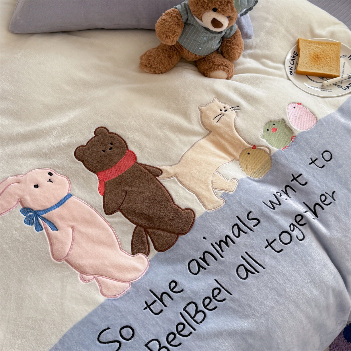 91家纺网 家纺一手货源 找家纺 （总）暖生活 2025新款牛奶绒贴布绣工艺款床盖四件套 （会员-5元）