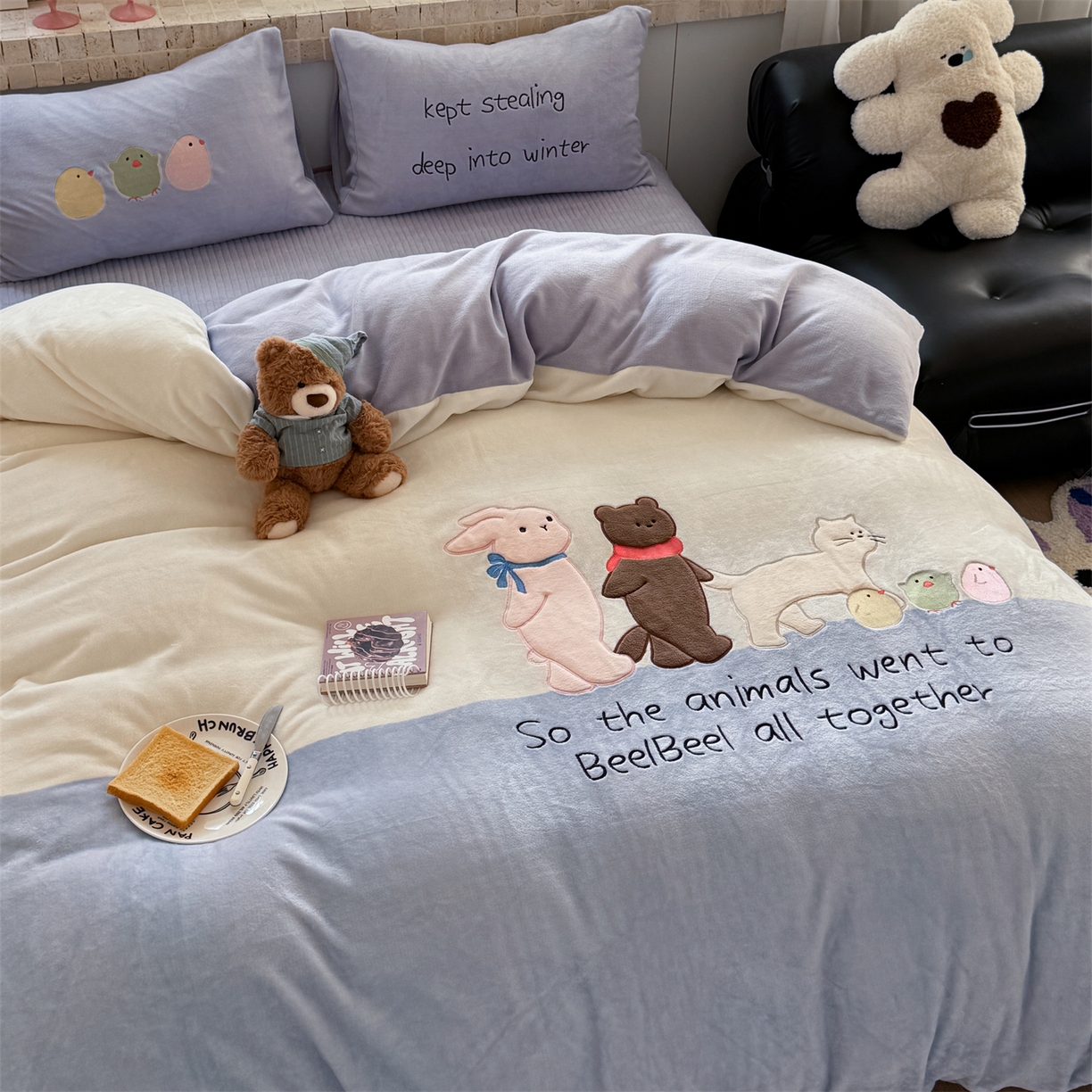 91家纺网 家纺一手货源 找家纺 （总）暖生活 2025新款牛奶绒贴布绣工艺款床盖四件套 （会员-5元）