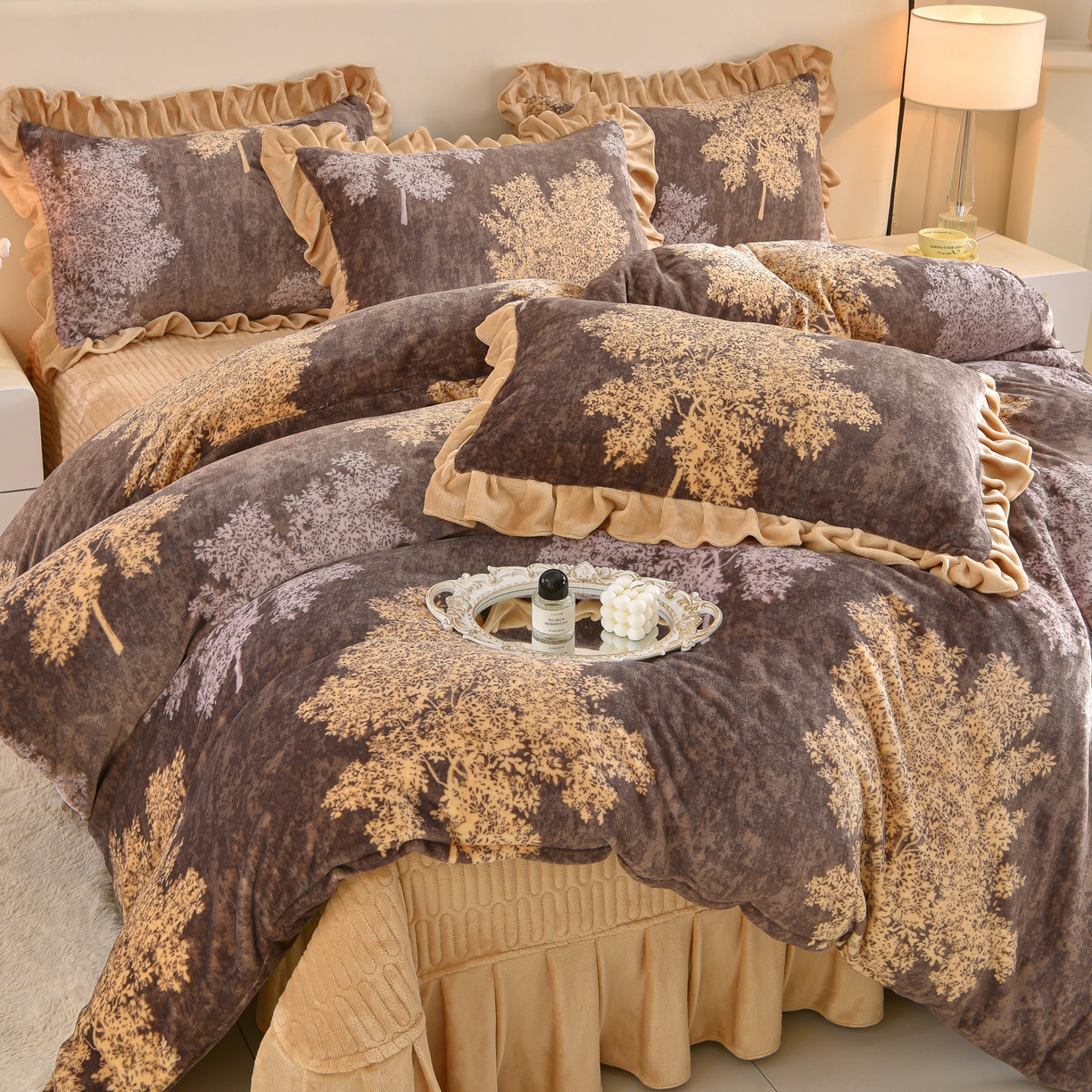 91家纺网 家纺一手货源 找家纺 （总）赫本家纺  2025高克重牛奶绒花边床盖款四件套