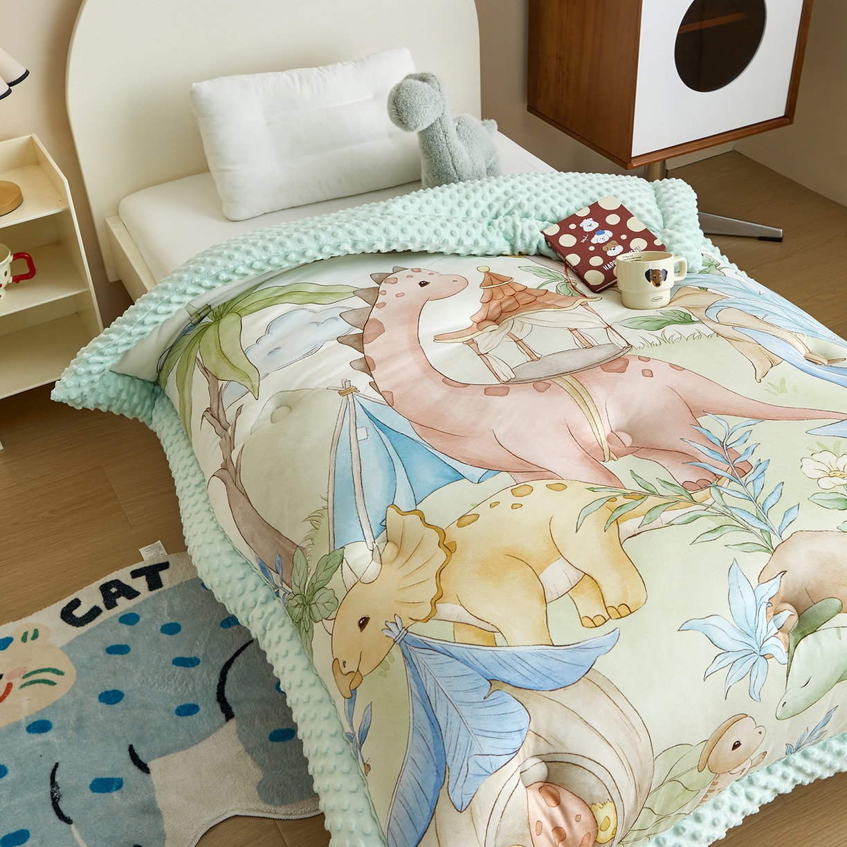 91家纺网 家纺一手货源 找家纺 荷马之梦 2025新款针织棉数码印花大版手绘原创豆豆绒被芯儿童被子春秋被冬被-梦境系列 梦境-侏罗纪日记