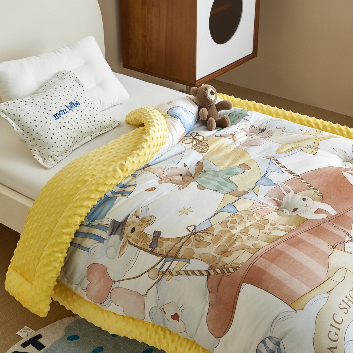 91家纺网 家纺一手货源 找家纺 荷马之梦 2025新款针织棉数码印花大版手绘原创豆豆绒被芯儿童被子春秋被冬被-梦境系列 梦境-云端演出