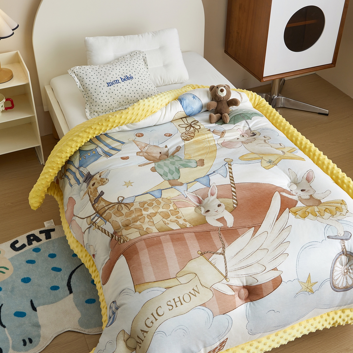 91家纺网 家纺一手货源 找家纺 荷马之梦 2025新款针织棉数码印花大版手绘原创豆豆绒被芯儿童被子春秋被冬被-梦境系列 梦境-云端演出