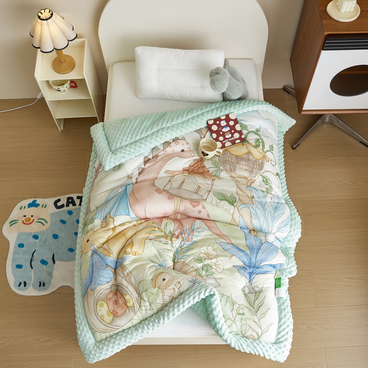 91家纺网 家纺一手货源 找家纺 荷马之梦 2025新款针织棉数码印花大版手绘原创豆豆绒被芯儿童被子春秋被冬被-梦境系列 梦境-侏罗纪日记