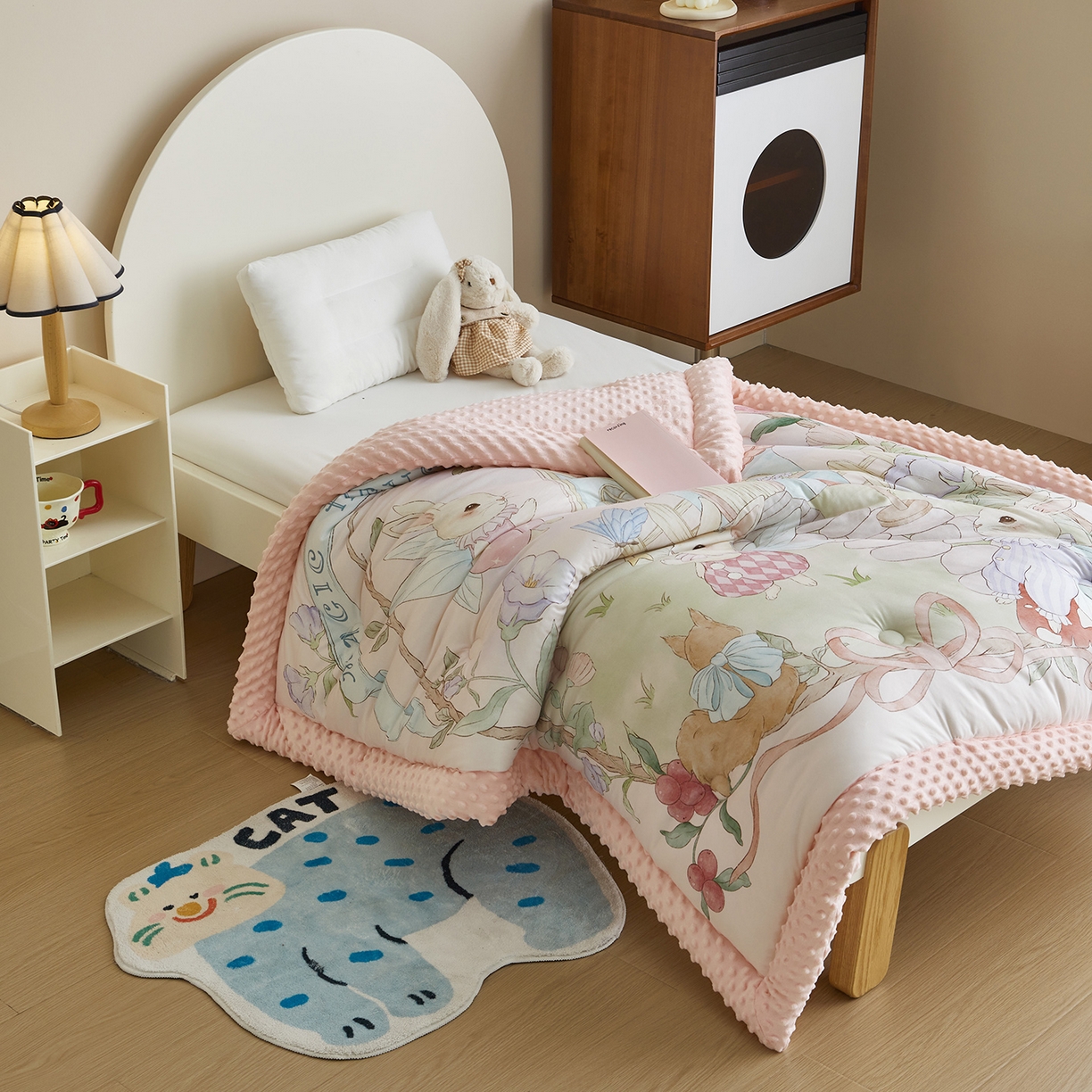 91家纺网 家纺一手货源 找家纺 荷马之梦 2025新款针织棉数码印花大版手绘原创豆豆绒被芯儿童被子春秋被冬被-梦境系列 梦境-精灵兔之屋