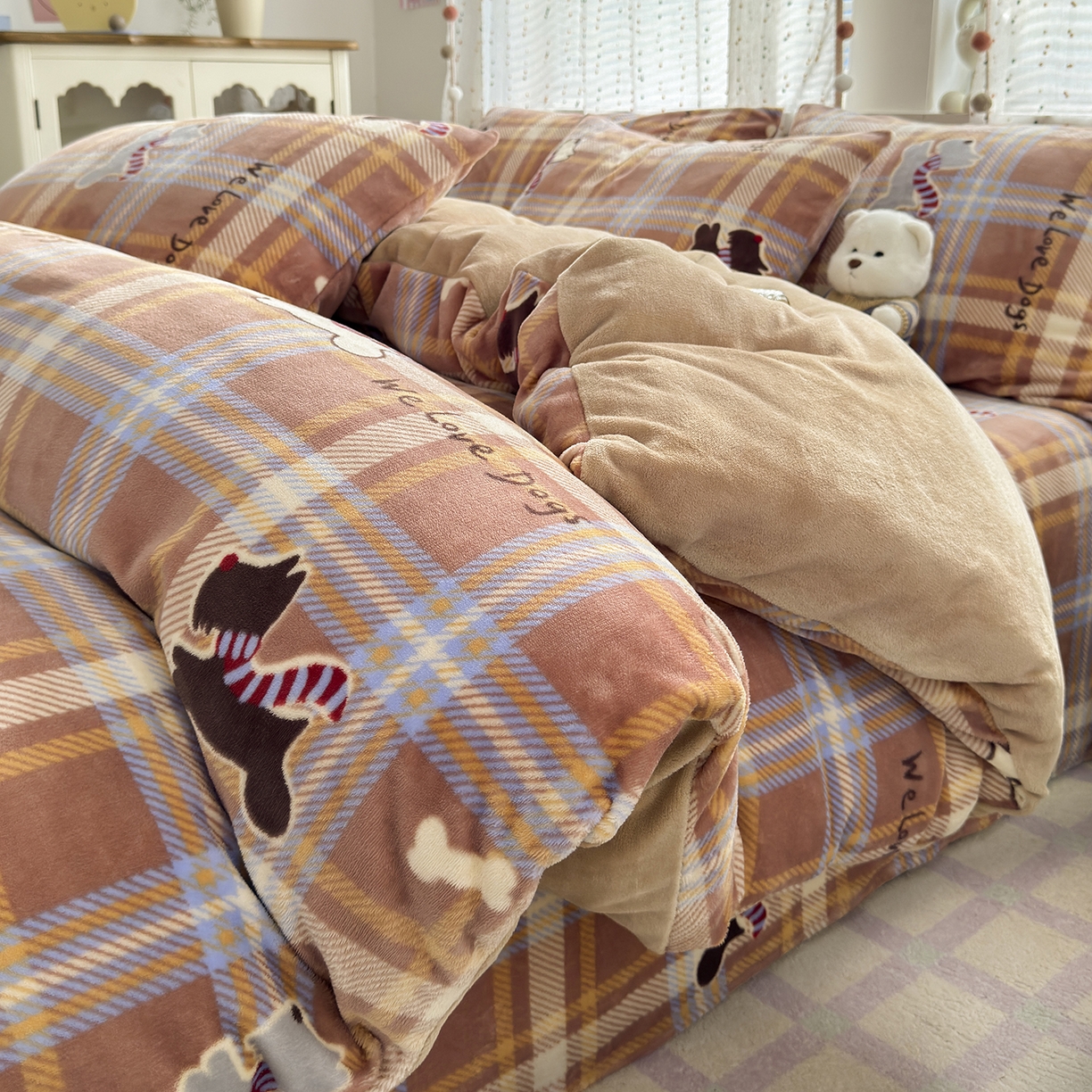 91家纺网 家纺一手货源 找家纺 （总）沐芷 2025加厚A类牛奶绒被套被罩高克重加厚珊瑚绒四件套卡通简约加绒单被套