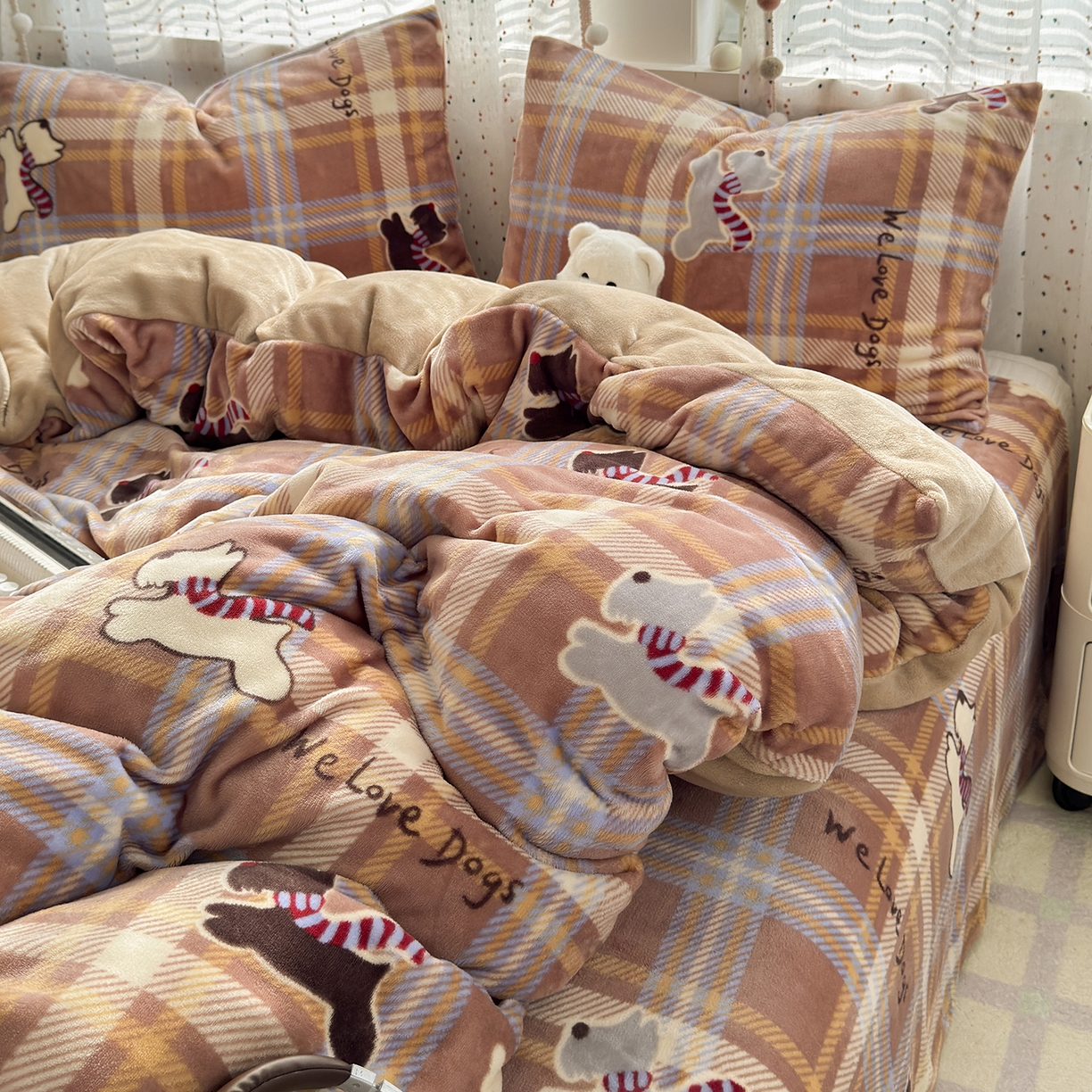 91家纺网 家纺一手货源 找家纺 （总）沐芷 2025加厚A类牛奶绒被套被罩高克重加厚珊瑚绒四件套卡通简约加绒单被套