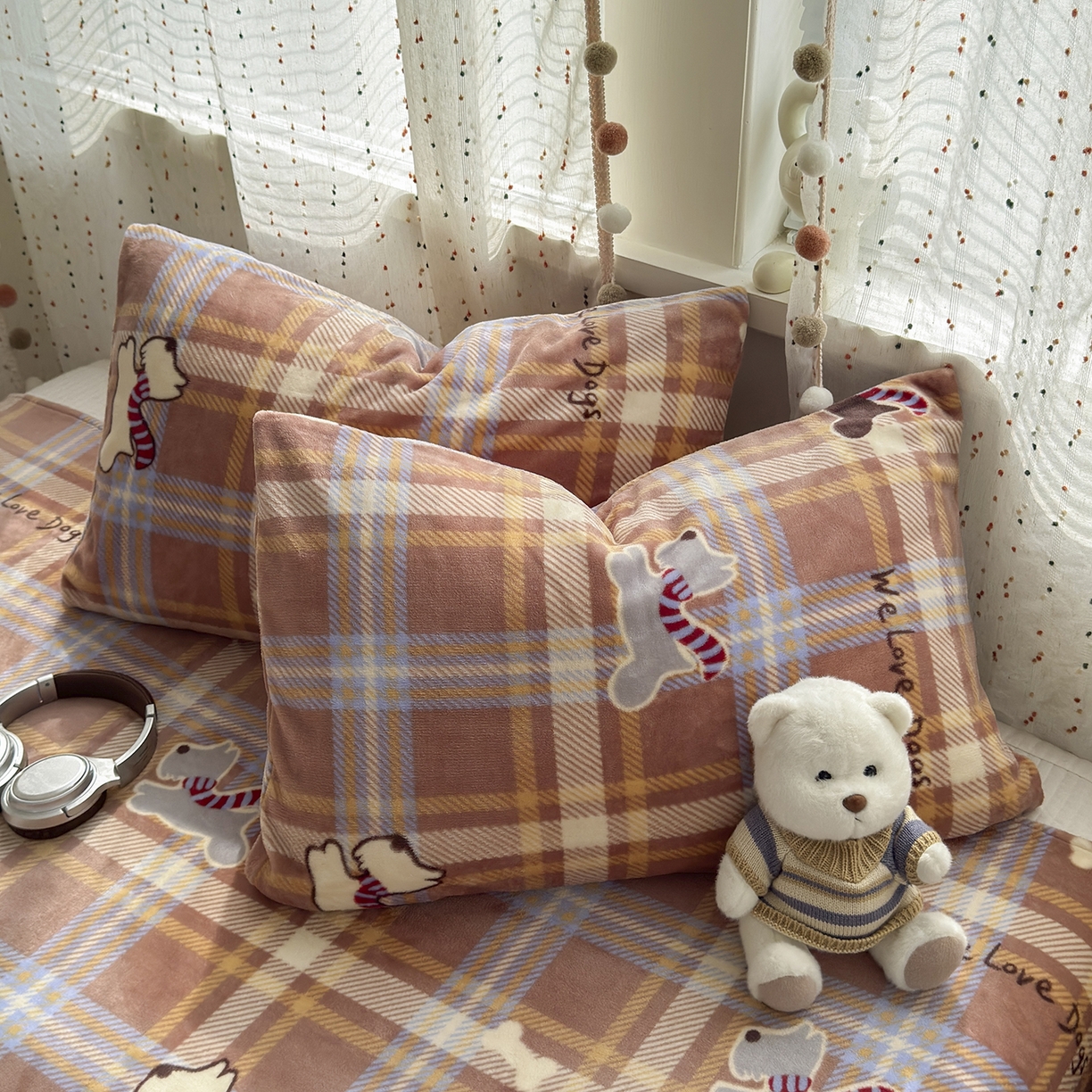 91家纺网 家纺一手货源 找家纺 沐芷 2025加厚A类牛奶绒被套被罩高克重加厚珊瑚绒四件套卡通简约加绒单被套 【绒】围脖咖咖