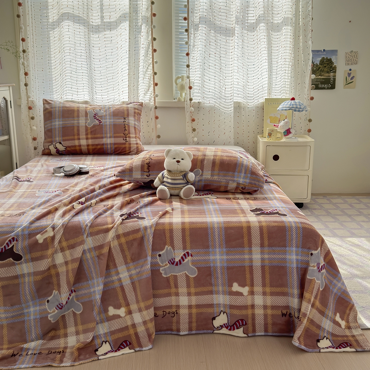 91家纺网 家纺一手货源 找家纺 沐芷 2025加厚A类牛奶绒被套被罩高克重加厚珊瑚绒四件套卡通简约加绒单被套 【绒】围脖咖咖