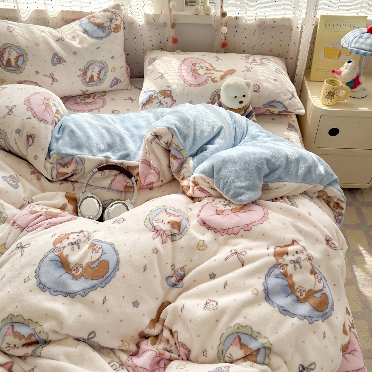 91家纺网 家纺一手货源 找家纺 沐芷 2025加厚A类牛奶绒被套被罩高克重加厚珊瑚绒四件套卡通简约加绒单被套 【绒】猫咪礼物