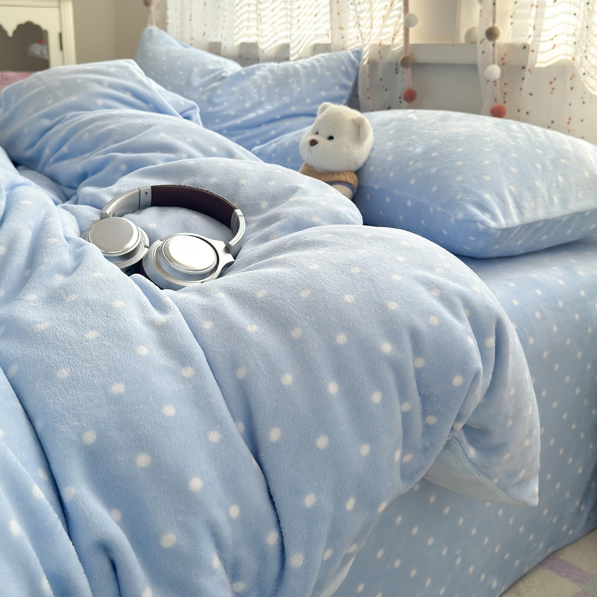 91家纺网 家纺一手货源 找家纺 沐芷 2025加厚A类牛奶绒被套被罩高克重加厚珊瑚绒四件套卡通简约加绒单被套 【绒】爱情蓝波点