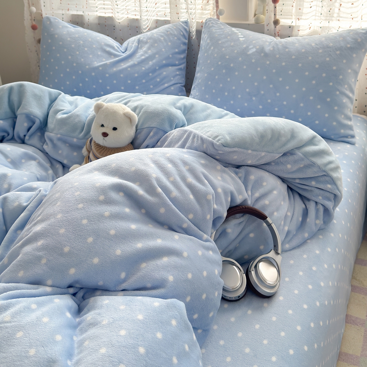 91家纺网 家纺一手货源 找家纺 沐芷 2025加厚A类牛奶绒被套被罩高克重加厚珊瑚绒四件套卡通简约加绒单被套 【绒】爱情蓝波点