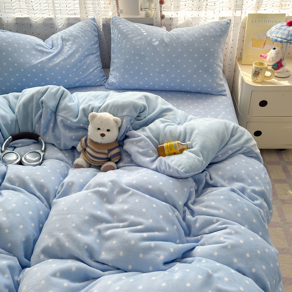 91家纺网 家纺一手货源 找家纺 沐芷 2025加厚A类牛奶绒被套被罩高克重加厚珊瑚绒四件套卡通简约加绒单被套 【绒】爱情蓝波点