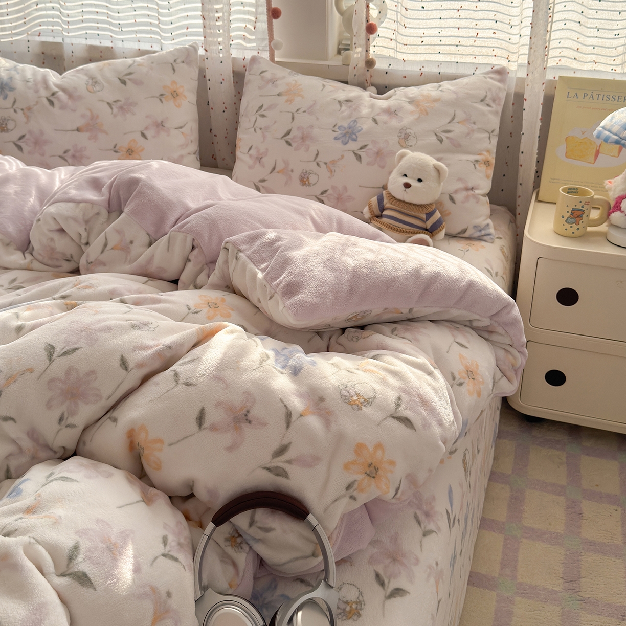 91家纺网 家纺一手货源 找家纺 沐芷 2025加厚A类牛奶绒被套被罩高克重加厚珊瑚绒四件套卡通简约加绒单被套 【绒】百合兔