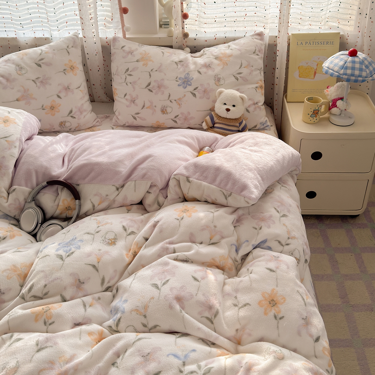 91家纺网 家纺一手货源 找家纺 沐芷 2025加厚A类牛奶绒被套被罩高克重加厚珊瑚绒四件套卡通简约加绒单被套 【绒】百合兔