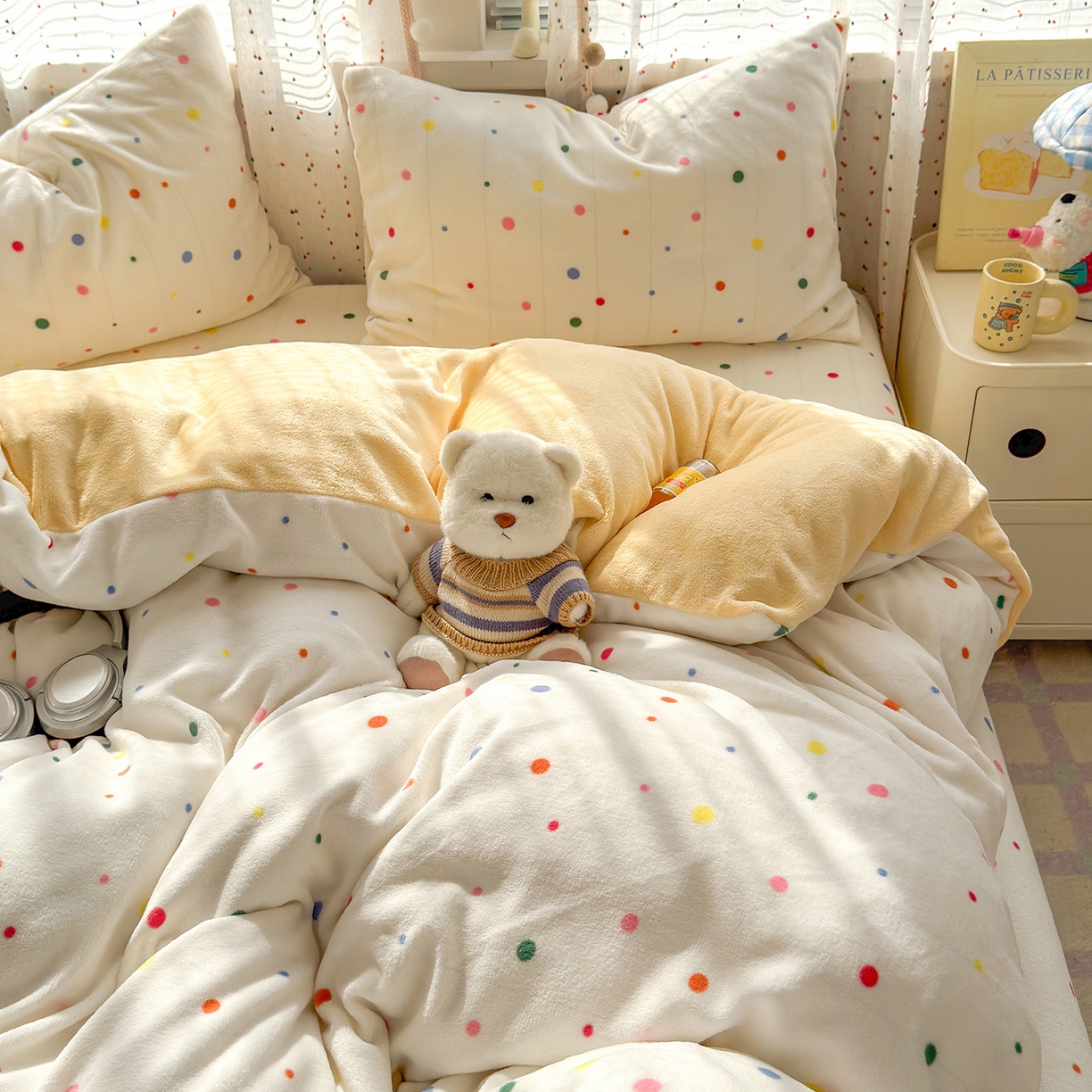 91家纺网 家纺一手货源 找家纺 沐芷 2025加厚A类牛奶绒被套被罩高克重加厚珊瑚绒四件套卡通简约加绒单被套 【绒】彩色波点