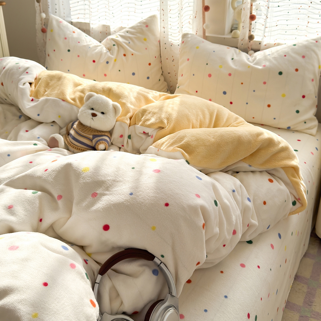 91家纺网 家纺一手货源 找家纺 沐芷 2025加厚A类牛奶绒被套被罩高克重加厚珊瑚绒四件套卡通简约加绒单被套 【绒】彩色波点