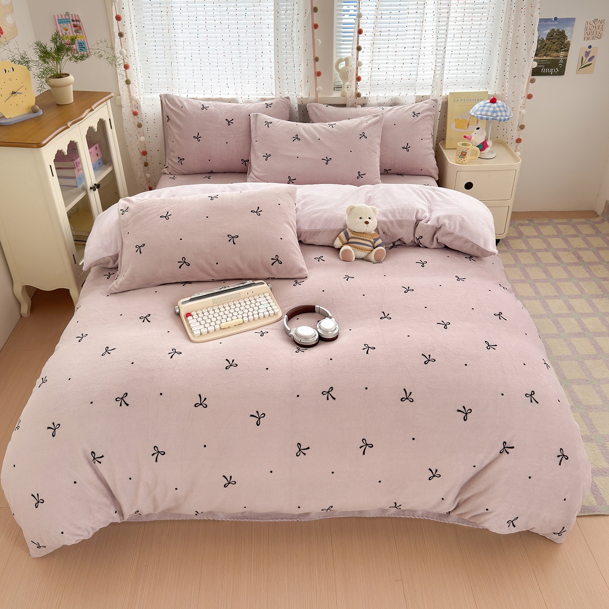 91家纺网 家纺一手货源 找家纺 沐芷 2025加厚A类牛奶绒被套被罩高克重加厚珊瑚绒四件套卡通简约加绒单被套 【绒】小蝴蝶结紫