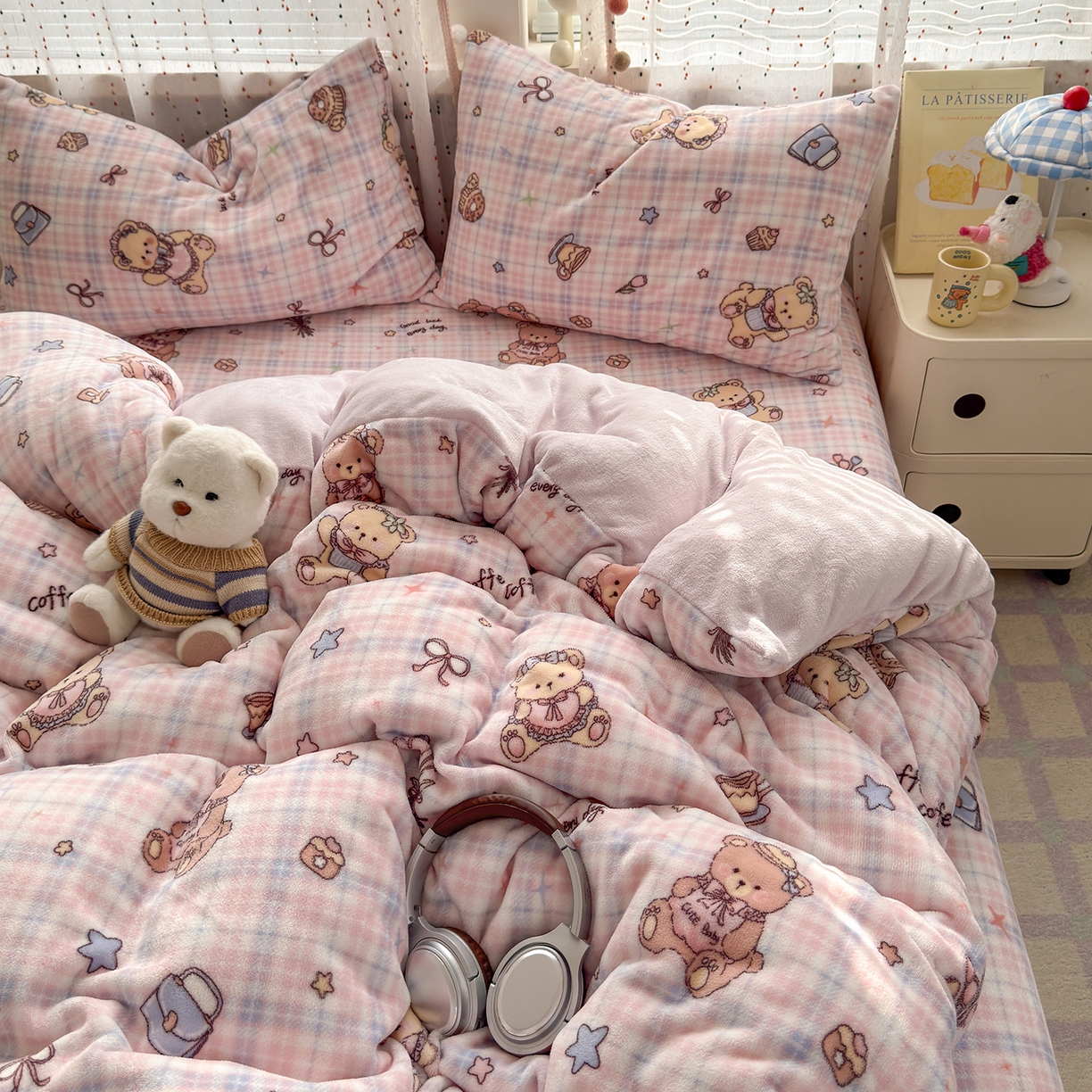 91家纺网 家纺一手货源 找家纺 沐芷 2025加厚A类牛奶绒被套被罩高克重加厚珊瑚绒四件套卡通简约加绒单被套 【绒】小熊紫