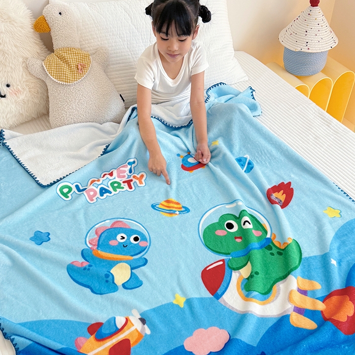 91家纺网 家纺一手货源 找家纺 嗨生活 2025新款牛奶绒毛毯儿童毛毯幼儿园休闲沙发毯床单推车毯毛毯毯子 恐龙派对