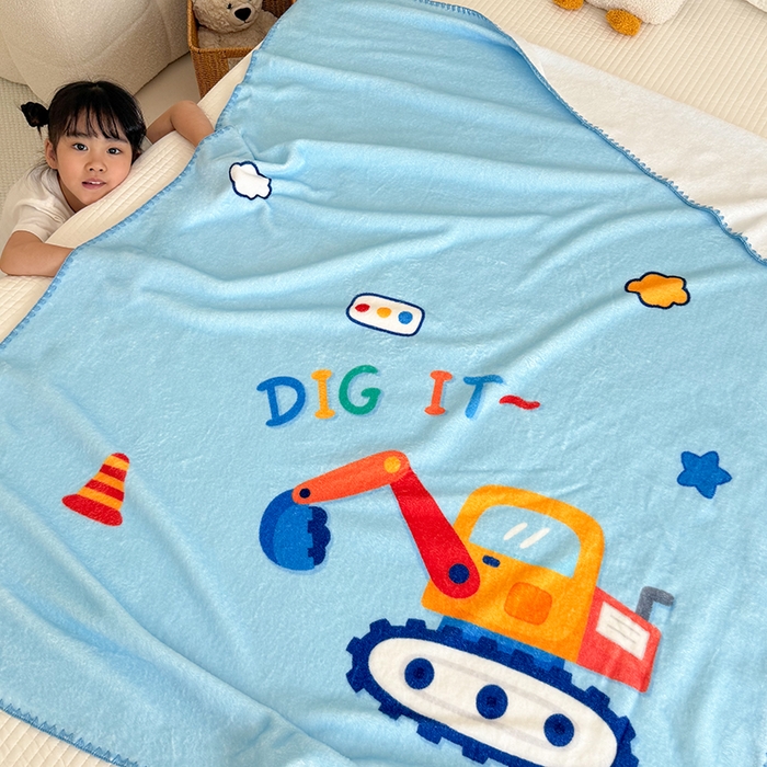 91家纺网 家纺一手货源 找家纺 嗨生活 2025新款牛奶绒毛毯儿童毛毯幼儿园休闲沙发毯床单推车毯毛毯毯子 可爱挖掘