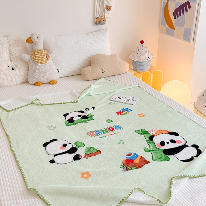 91家纺网 家纺一手货源 找家纺 嗨生活 2025新款牛奶绒毛毯儿童毛毯幼儿园休闲沙发毯床单推车毯毛毯毯子 熊猫之家