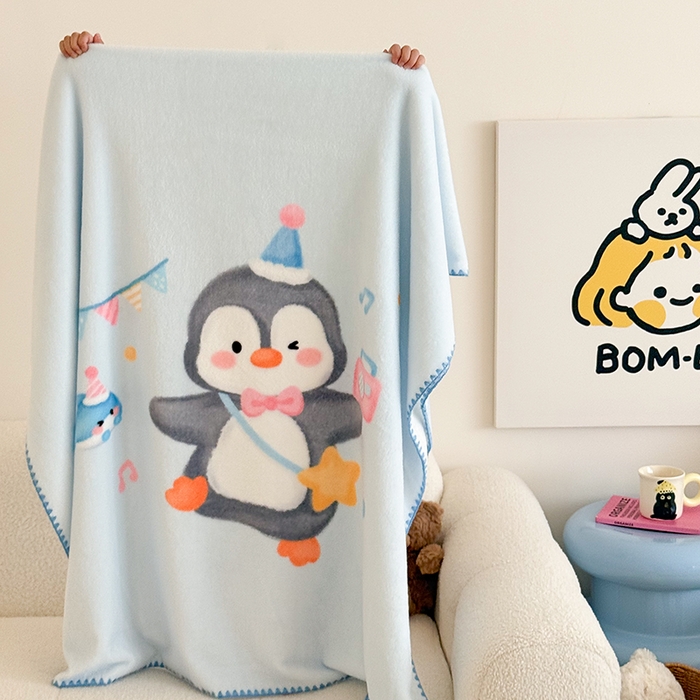 91家纺网 家纺一手货源 找家纺 嗨生活 2025新款牛奶绒毛毯儿童毛毯幼儿园休闲沙发毯床单推车毯毛毯毯子 企鹅宝宝