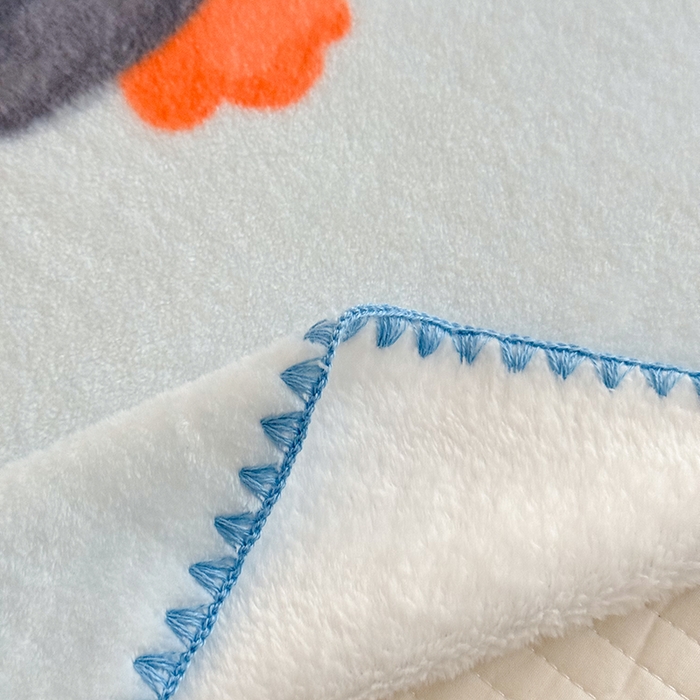 91家纺网 家纺一手货源 找家纺 嗨生活 2025新款牛奶绒毛毯儿童毛毯幼儿园休闲沙发毯床单推车毯毛毯毯子 企鹅宝宝