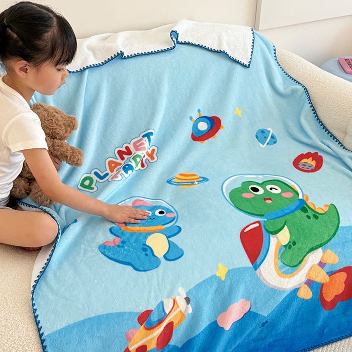 91家纺网 家纺一手货源 找家纺 嗨生活 2025新款牛奶绒毛毯儿童毛毯幼儿园休闲沙发毯床单推车毯毛毯毯子 恐龙派对