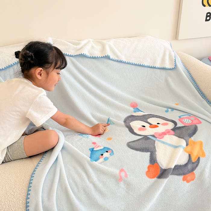 91家纺网 家纺一手货源 找家纺 嗨生活 2025新款牛奶绒毛毯儿童毛毯幼儿园休闲沙发毯床单推车毯毛毯毯子 企鹅宝宝